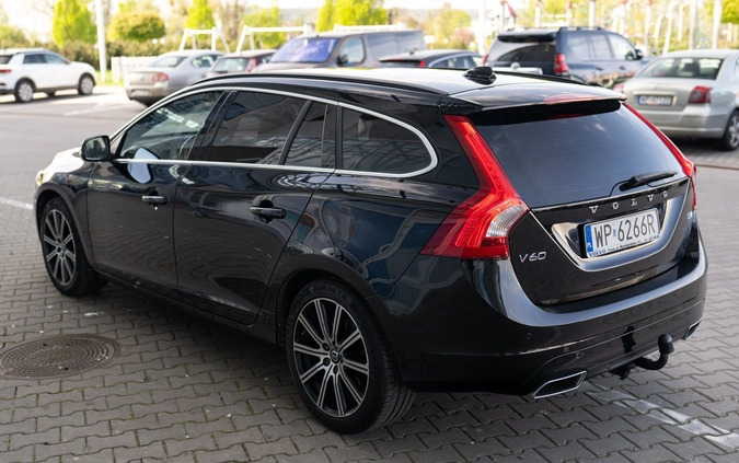 Volvo V60 cena 65900 przebieg: 183000, rok produkcji 2017 z Płock małe 497